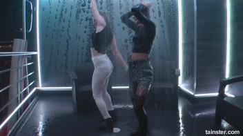 Titty Shakin' Shower Time Screencap 6 on www.sinx.com