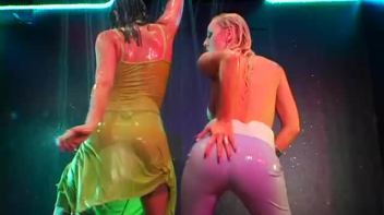 Elegant and Beautiful Wetlook Action Screencap 94 on www.sinx.com