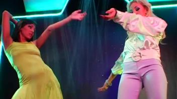 Elegant and Beautiful Wetlook Action Screencap 14 on www.sinx.com