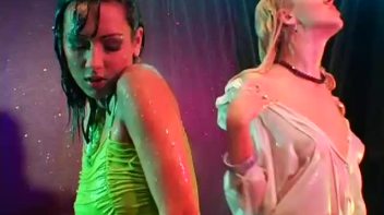 Elegant and Beautiful Wetlook Action Screencap 24 on www.sinx.com