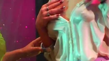 Elegant and Beautiful Wetlook Action Screencap 26 on www.sinx.com