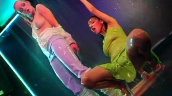 Elegant and Beautiful Wetlook Action Screencap 35 on www.sinx.com