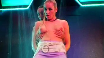 Elegant and Beautiful Wetlook Action Screencap 49 on www.sinx.com