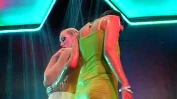 Elegant and Beautiful Wetlook Action Screencap 58 on www.sinx.com