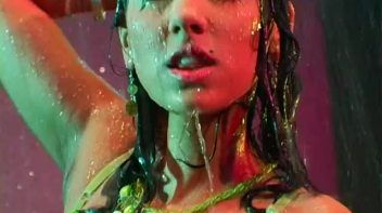 Elegant and Beautiful Wetlook Action Screencap 73 on www.sinx.com