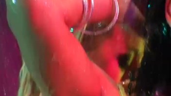 Elegant and Beautiful Wetlook Action Screencap 83 on www.sinx.com