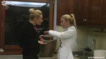 Wet and Messy Babes' Food Catfight Screencap 4 on www.sinx.com