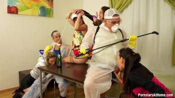 Eurobabe Fumigation Sensation Part 1 Screencap 22 on www.sinx.com