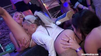 International Summer Lovin' Part 4 - Main Edit Screencap 66 on www.sinx.com