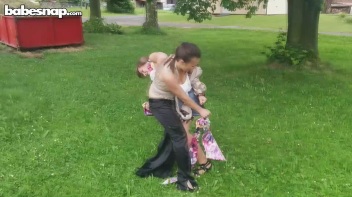 Proudly Pulling Hair And Pantyhose In Public Screencap 21 on www.sinx.com