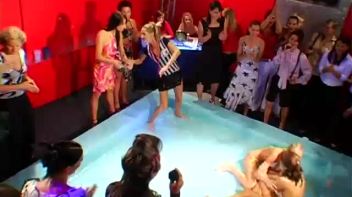 Rasslin In Clear Gel Screencap 14 on www.sinx.com