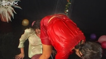 Splash And Flash For These Babes Screencap 47 on www.sinx.com