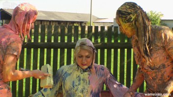 Babes Painting Project Gets Messy Screencap 37 on www.sinx.com