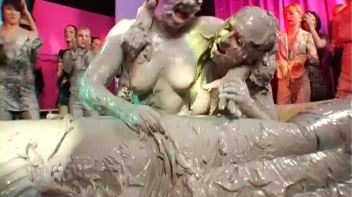 Elegant Muddy Wrestling? Screencap 72 on www.sinx.com