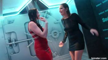 Teasing babes getting dripping wet Screencap 16 on www.sinx.com