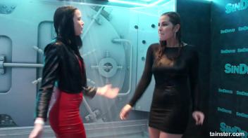 Teasing babes getting dripping wet Screencap 3 on www.sinx.com