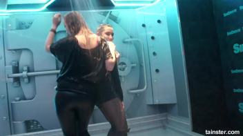 Teasing babes getting dripping wet Screencap 35 on www.sinx.com