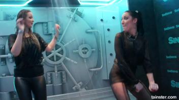 Teasing babes getting dripping wet Screencap 43 on www.sinx.com