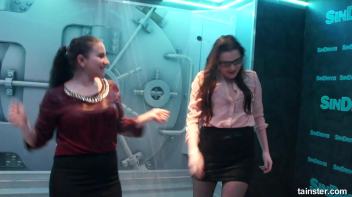 Teasing babes getting dripping wet Screencap 48 on www.sinx.com