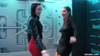 Teasing babes getting dripping wet Screencap 5 on www.sinx.com