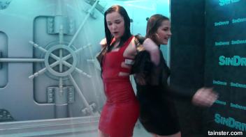 Teasing babes getting dripping wet Screencap 6 on www.sinx.com