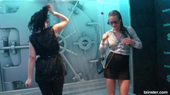 Teasing babes getting dripping wet Screencap 76 on www.sinx.com