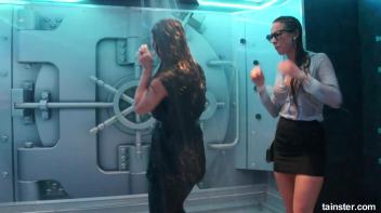 Teasing babes getting dripping wet Screencap 80 on www.sinx.com