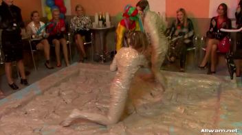 Mud Fun Screencap 20 on www.sinx.com