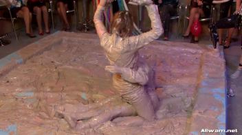 Mud Fun Screencap 21 on www.sinx.com