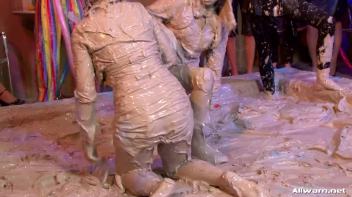 Mud Fun Screencap 38 on www.sinx.com