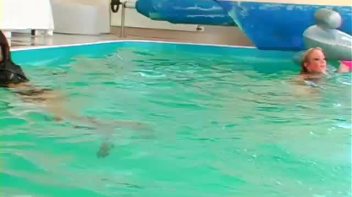 Play Fighting Turns Serious In The Pool Screencap 85 on www.sinx.com