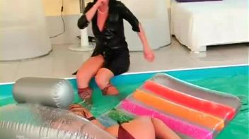 Play Fighting Turns Serious In The Pool Screencap 86 on www.sinx.com