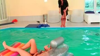 Play Fighting Turns Serious In The Pool Screencap 89 on www.sinx.com