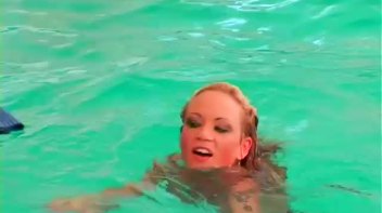 Play Fighting Turns Serious In The Pool Screencap 98 on www.sinx.com