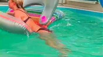 Play Fighting Turns Serious In The Pool Screencap 34 on www.sinx.com