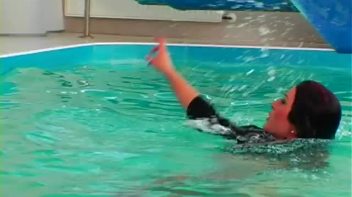 Play Fighting Turns Serious In The Pool Screencap 7 on www.sinx.com