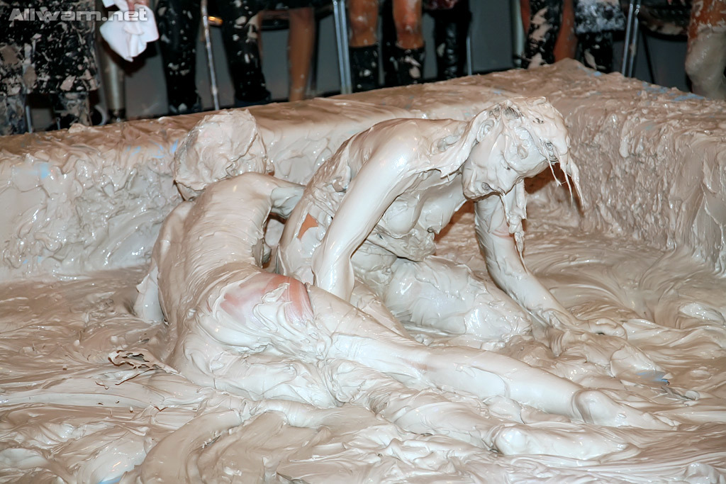 Eurobabes Are Always Messing Around... on www.sinx.com