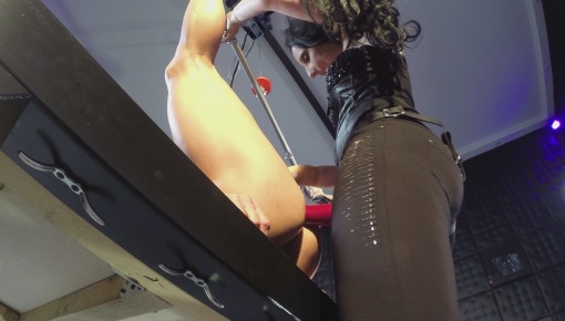 Latest deal - Mit dem roten Schwanz durchgefickt