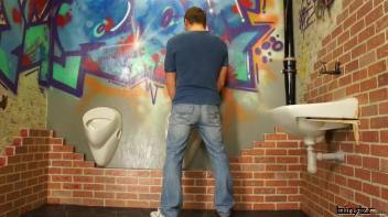 No Stopping Till She Gets That Last Drop Screencap 1 on www.sinx.com