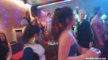 Party Hardcore Gone Crazy Vol. 34 Part 7 - Cam 3 Screencap 93 on www.sinx.com