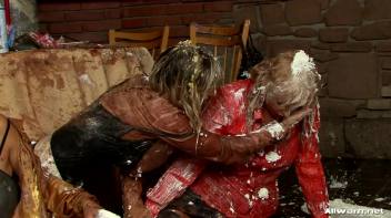 Food Fight Done Right Screencap 106 on www.sinx.com