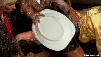 Food Fight Done Right Screencap 80 on www.sinx.com