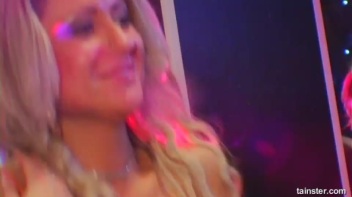 Blue Jean Babes Part 3 Cam 3 Screencap 5 on www.sinx.com