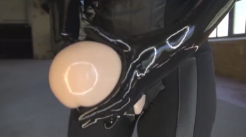 Mein XXL Gummischwanz - Solo Screencap 15 on www.sinx.com