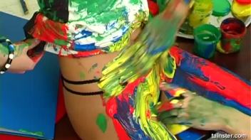 Working That Body Paint Screencap 70 on www.sinx.com