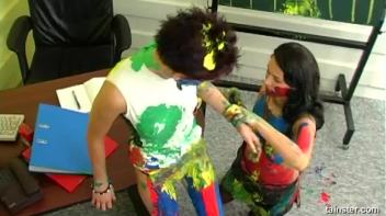 Working That Body Paint Screencap 72 on www.sinx.com