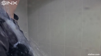 Blonde and brunette shampooing one another Screencap 22 on www.sinx.com