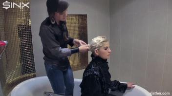 Blonde and brunette shampooing one another Screencap 6 on www.sinx.com