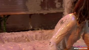 Mud Battling Eurobabe Freaks Screencap 18 on www.sinx.com