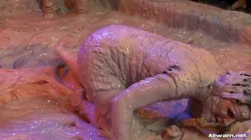 Mud Battling Eurobabe Freaks Screencap 47 on www.sinx.com